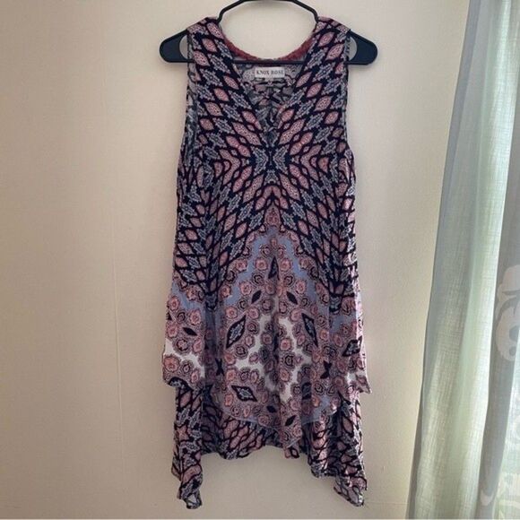 Handkerchief Style Flowy Boho Dress crisscrossed design // Knox Rose // size M - Picture 2 of 7